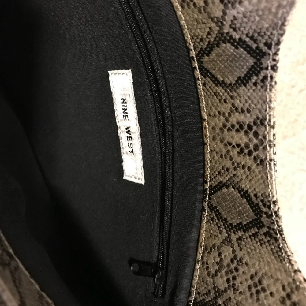 Like New Nine West snakeskin-print clutch